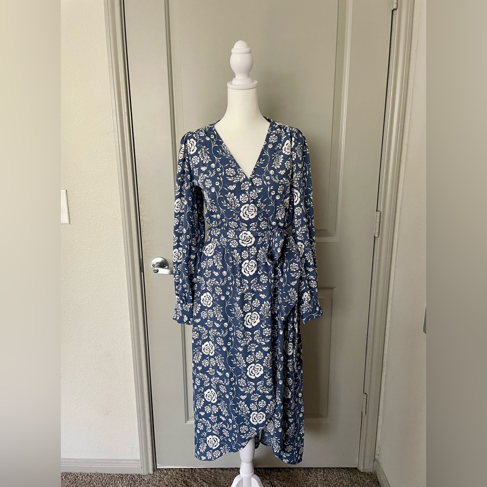LC Lauren Conrad Blue and White Floral Midi Dress